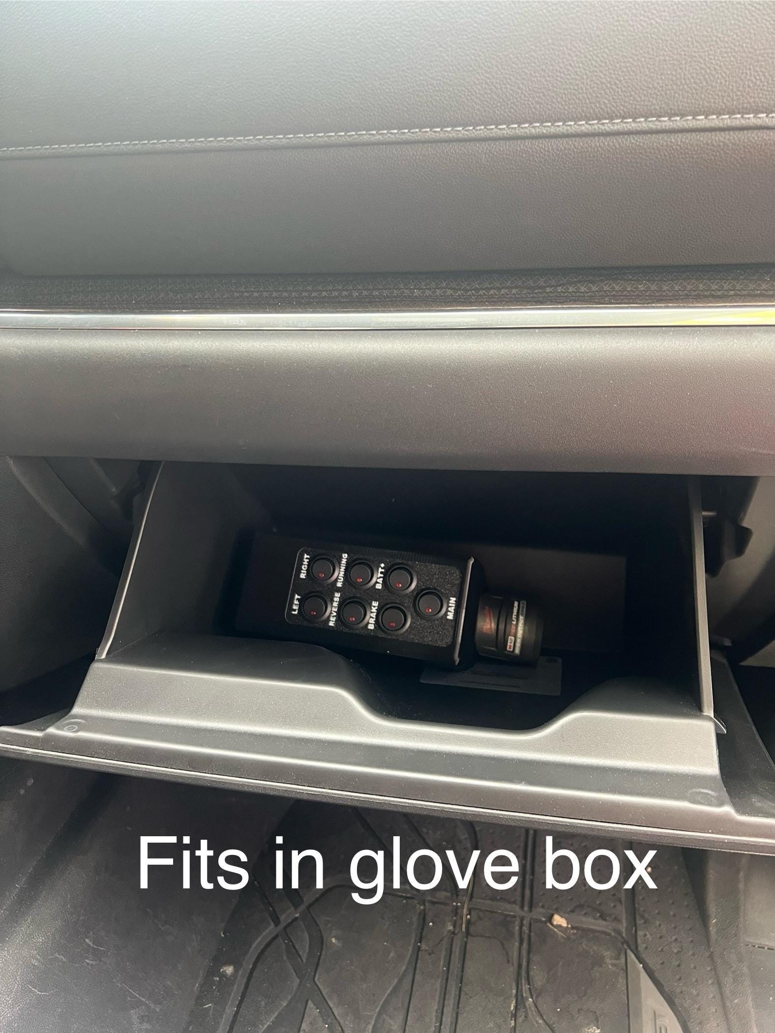 Milwaukee M18 Trailer Light Tester | 7-Pin Connector | Battery Powered Diagnostic Tool |RV trailer