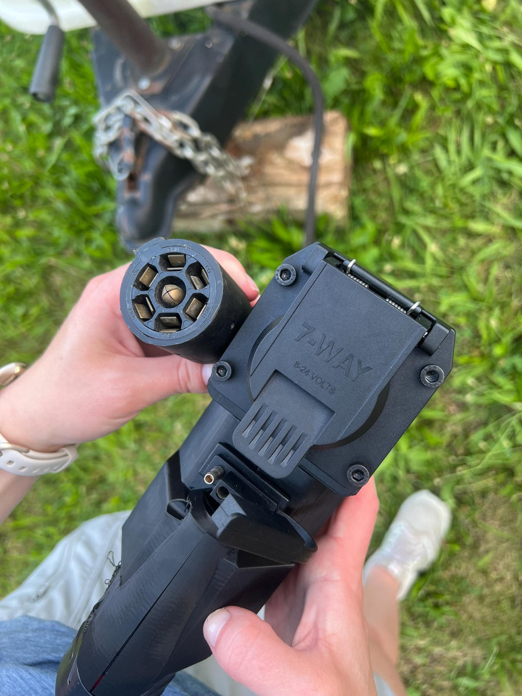 Milwaukee M18 Trailer Light Tester | 7-Pin Connector | Battery Powered Diagnostic Tool |RV trailer